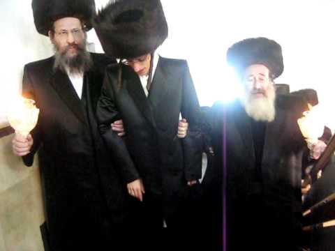 Spinke Rebbe, Chasuna - Walk to Chuppah (1)