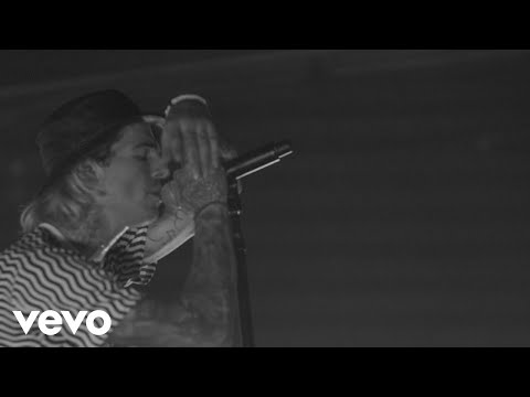 The Neighbourhood – Cinnamon (Official Lyric Video)
