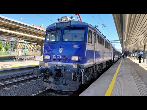 odjazd pociągu IC POMORZANIN z EU07A-001 na stacji Poznań Główny
