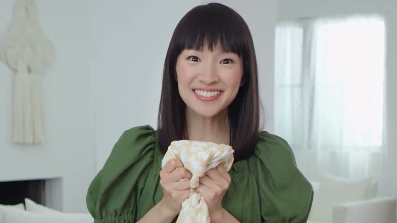 Miniature de la vidéo Teaser du documentaire "Le business du bonheur" du film Le Business du bonheur