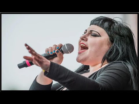 Gossip - Heavy Cross - Live at Roskilde Festival, Denmark
