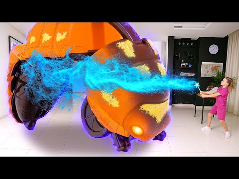 Stephi's catching bugs at home | Learning insect facts