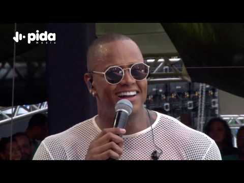 Senta e Trava - Leo Santana Ao Vivo no Baile da Santinha 2020