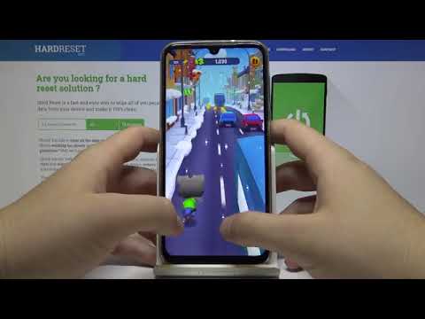 Playing the Game My Talking Tom Gold Run on Motorola Moto G8 Plus