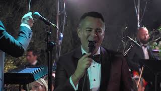 Barbaros sings "50 mila" @ Zorlu PSM