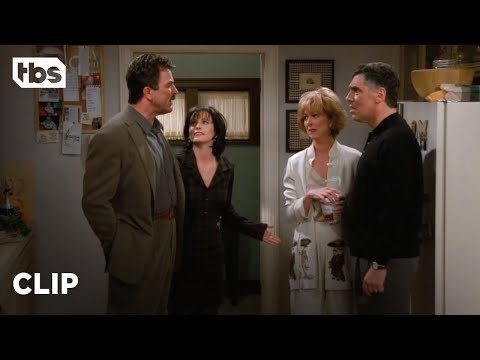 《六人行》超爆笑片段：Monica 秘密大公開！ (Friends: Monica's Parents Find Out About Her & Dr. Burke (Season 2 Clip) | TBS)