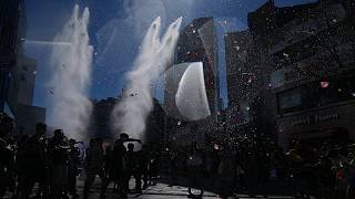 Tokio-Festival macht Straßen zur riesigen Wasserschlacht