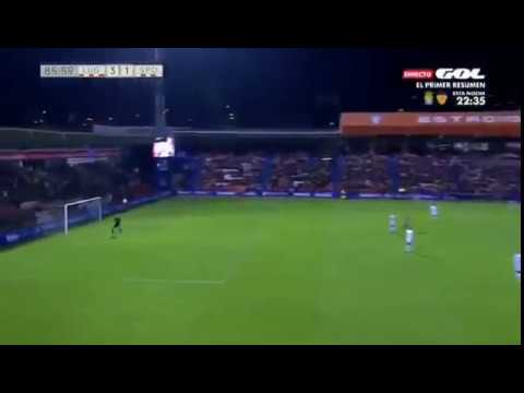 Juan Carlos portero del CD Lugo marcandole un golazo al Sporting de Gijon