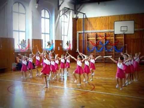 Sokolské ŠIBŘINKY 2012 - výstup mažoretek