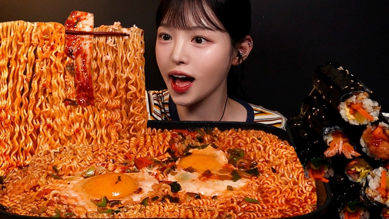 SUB)오랜만에 열라면 4봉지 도전 먹방!🍜꼬마김밥에 김장김치까지 야식 꿀조합 (ft.칠성사이다 제로 유자) 