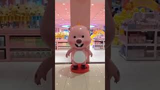 Download lagu Aru and mumma shocked to see a walking statue😱 Tom&Jerry #shorts mp3