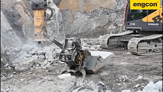 Volvo EC300 with engcon EC-Oil Automatic Quick Hit