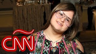 “Me siento feliz de tener síndrome de Down”: una diseñadora que rompe barreras