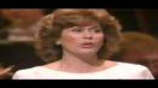 Dame Kiri Te Kanawa sings "Bailero" - "Chants d'Auvergne"