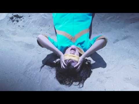 The Coathangers - Perfume (OFFICIAL MUSIC VIDEO)