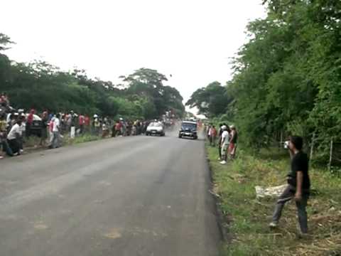 Piques los potocos - Fiesta "MK4" vs Willys "Thunder blue"