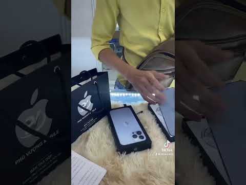 Em trai đập hộp iPhone siêu xịn sò - Phú Vượng Mobile