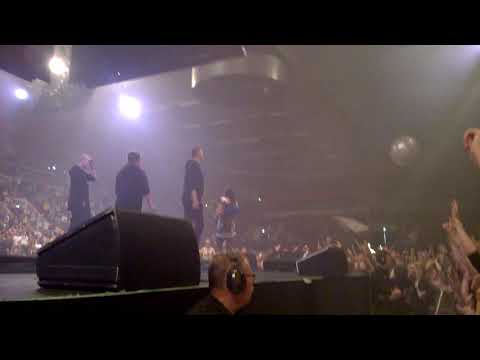 Thirty Seconds To Mars from Finland 25.4.2018 live, fans in stage