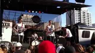 Hollerado - &#39;On My Own&#39; Live