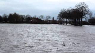 preview picture of video 'roer vlodrop hoogwater (7) 14-01-2011'