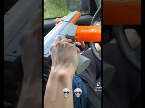 Is this how you use a splatRball gun? #Shorts