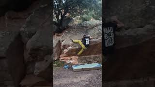 Video thumbnail of Chus mantel, 6b+. Vilafamés