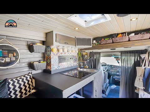 $12k DIY Retired Ambulance - Fantastic Build on a Budget