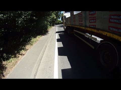 DK08JUA - Milton Precast, HGV Close Pass