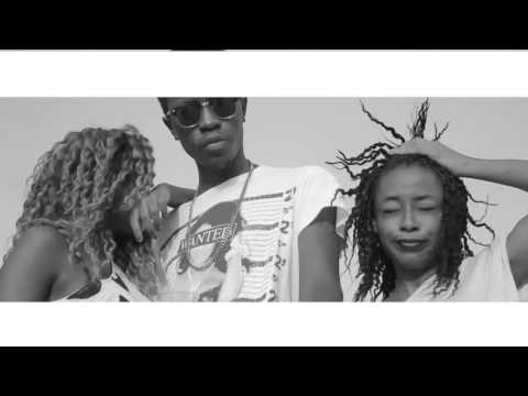 Makiaveli feat Laughy - Ma Bxtch c'est son ex (Clip Officiel Directed By Mc4)