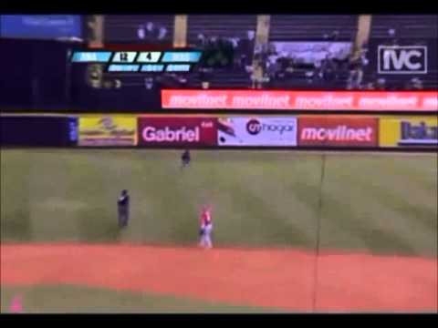 Atrapada de James Jones / Tigres de Aragua / LVBP 2015-2016