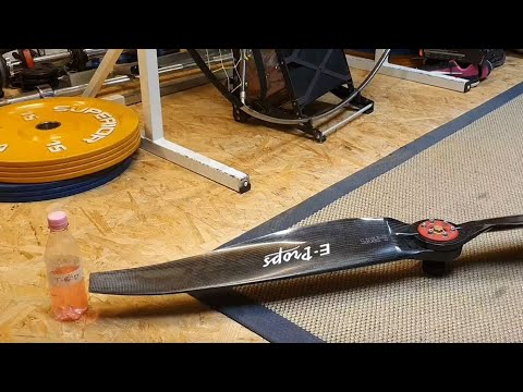 DIY simple propeller balancer.