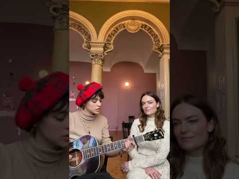 Julia Stone and Pomme have been crafting the most mesmerising tunes together in 🇫🇷