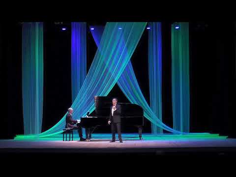 Stanislav Mostovoy sings The song of the singer behind the stage by Arensky (Raphael)