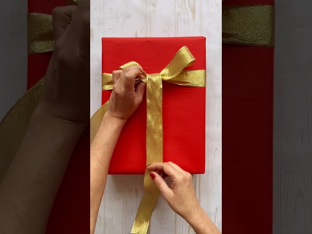 Vídeo relacionado con 66m x 10 mm Cinta para Regalos, Cinta de Raso Saten Cintas Decorativas Blancas para Boda Navidad Cumpleaños Fiesta Envolver Regalos(22m/Rollo)