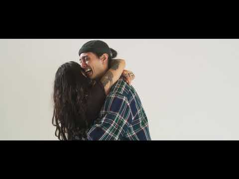 Stu Larsen - Whisky & Blankets [A Tu Lado] - (Official Video)