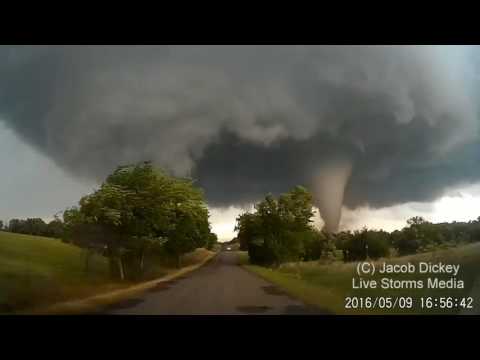 Violent EF4 Wynnewood Tornado - Dashcam Timelapse