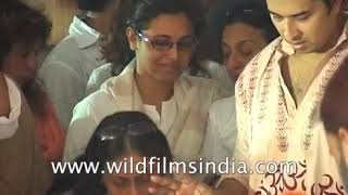 Kajol bids goodbye to her father and director Shomu Mukherjee video