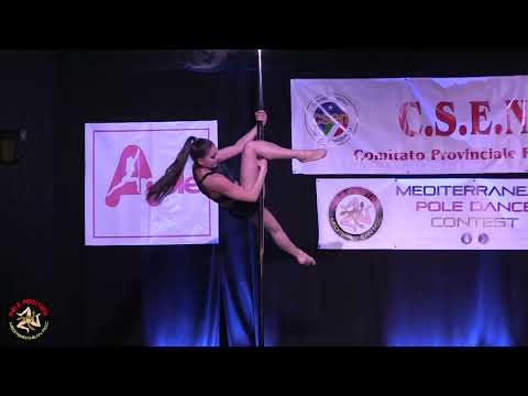 1°classificata emerg 1 under 30 Federica tringale. campionato regione sicilia pole dance csen 2022