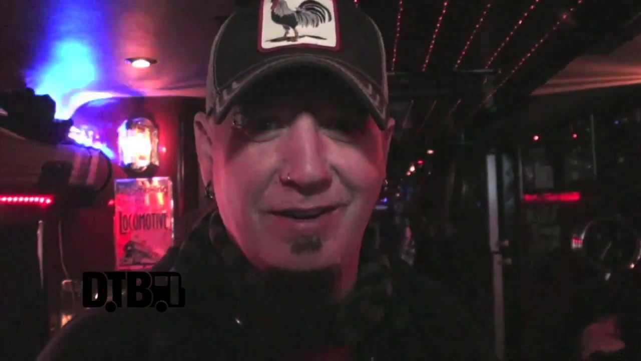 Hellyeah / Chad Gray - BUS INVADERS Ep. 460