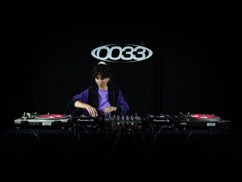 SESSIONS 33 - S1 E10 / BERNADETTE