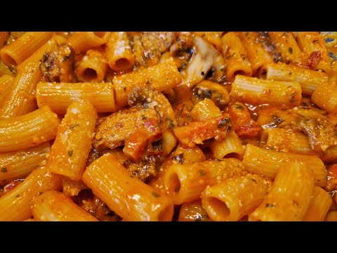 Pasta Funghi e Pancetta - E la dieta ti sta stretta!