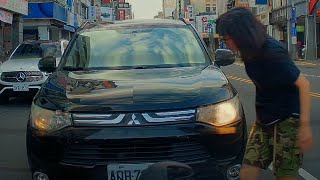 大燈壞了就敲敲看