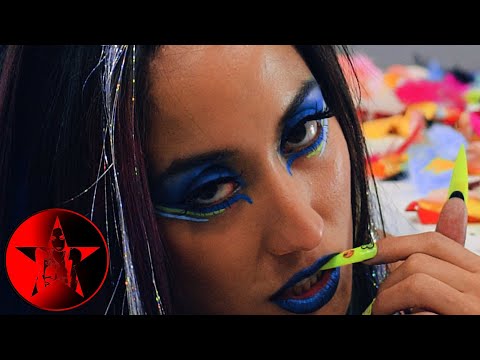 Isabella Lovestory - Sexo Amor Dinero [Official Music Video]