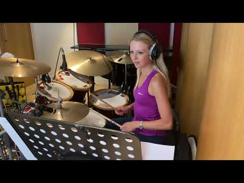 Sophie Alloway plays along to Legend of Lumbar (Lydian Collective)