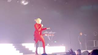 Carly Rae Jepsen - Feels Right (Live At O2 Victoria Warehouse Manchester)