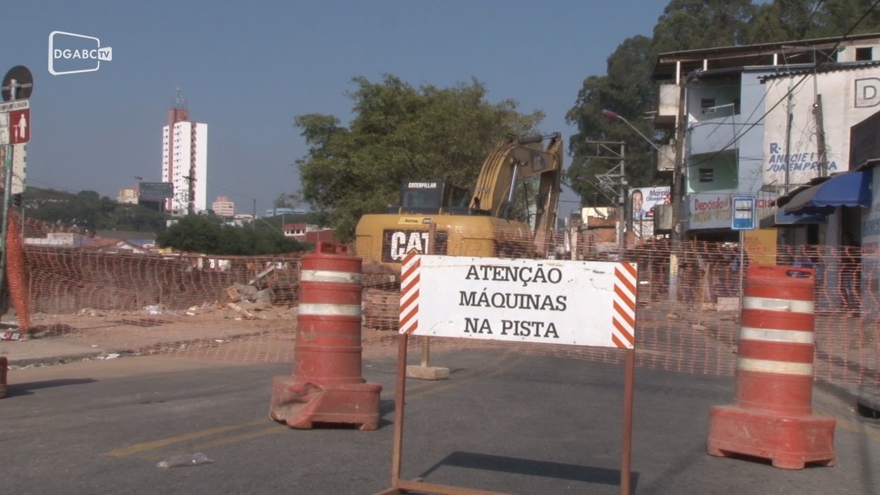 Av. Washington Luís está interditada nos dois sentidos