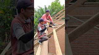 Download lagu Senior builder teaches how to make it easier to install roof frame wood.. mp3 Download lagu Senior builder teaches how to make it easier to install roof frame wood.. mp3