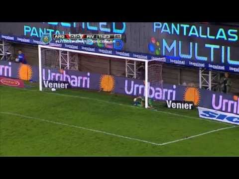 Pisculichi no pudo con Barovero. Argentinos 0 - River 0.  Fecha 18 Final 2014. Fútbol Para Todos.