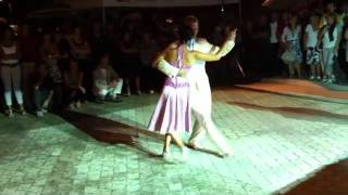 2011 Berti Gianluca Federica Bolengo ballano "Fumando Espero" dal vivo coi Mamagrè