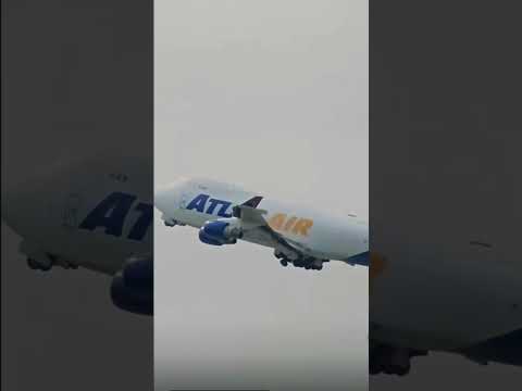 Speedy take off at Los Angeles International Airport ✈️ #viral #airport